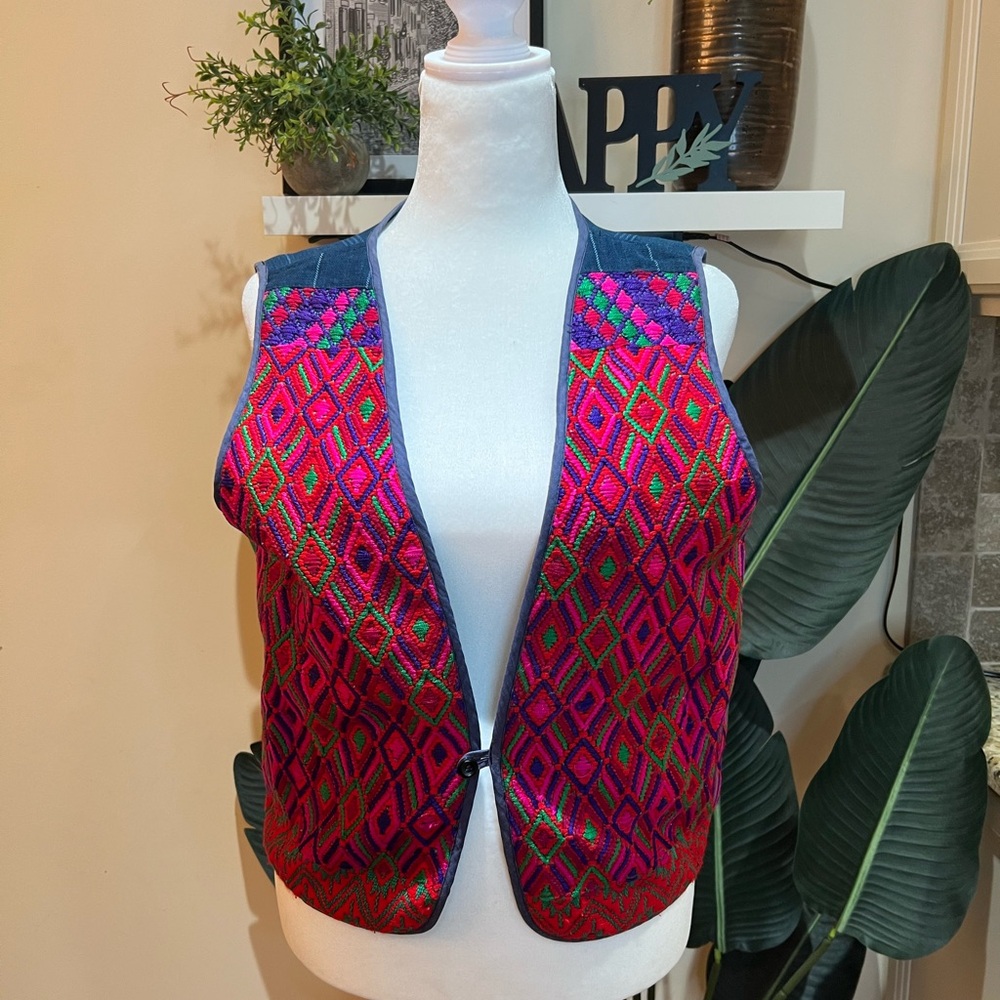VTG Colorful Guatemalan Huipil Geometric Embroidered Patterned Vest Large